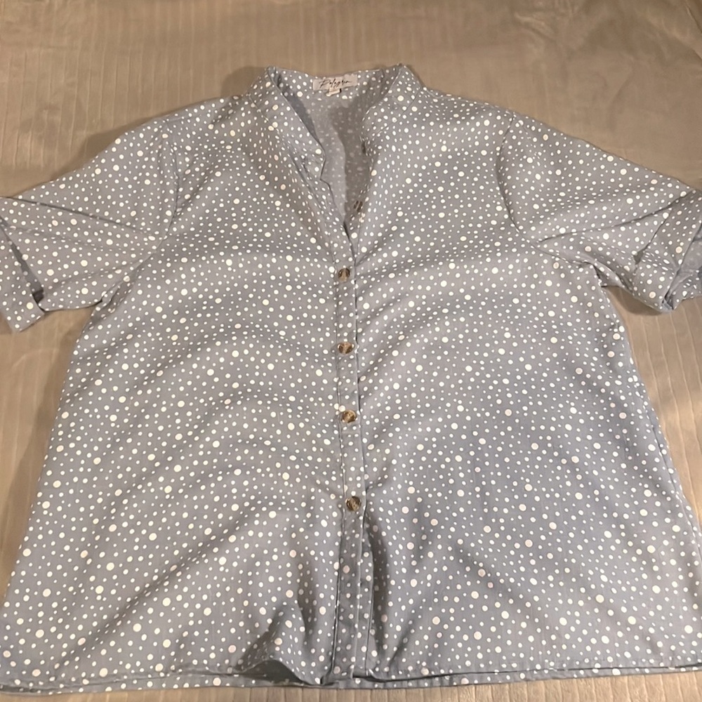 L blue blouse